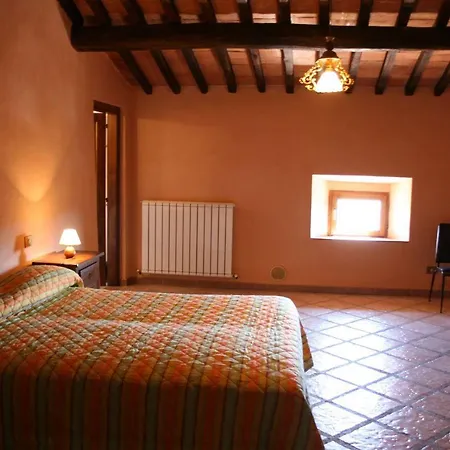 Chianacce Sleeps 10 Pool Apartment *