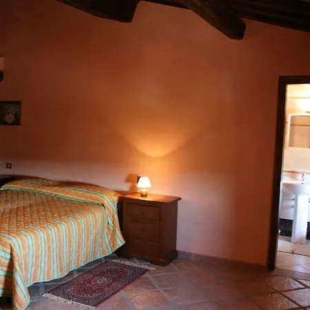 Apartment Chianacce Sleeps 10 Pool